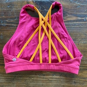 NWOT Lululemon sports bra size 4
